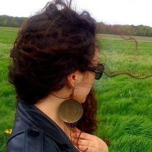 Meet your Posher, Simina